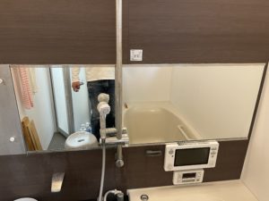 浴室の鏡取替え